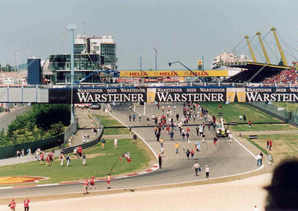 f1eu0110.jpg 64KB