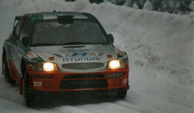 Ankunft der Fahrzeuge auf dem Marktplatz in Karlstadt. Marcus Grnholm und Beifahrer Timo Rautilainen aus Finnland auf Peugeot 206WRC waren nicht zu schlagen und gewannen souvern die Schwedenrallye.