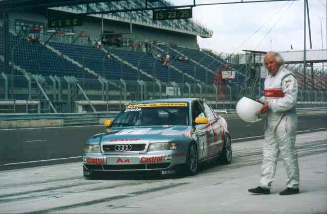 Mitfahrt in einem Audi A4, der 1997 im FIA-Super-Tourenwagencup mitfuhr. Immerhin war es das Fahrzeug von Audi-Star Frank Bieler. Die fast 300 PS, rennmig um den Lausitzring gefahren, brachten fr mich fantastische Eindrcke.